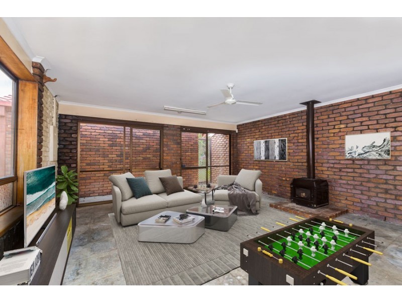 5 Caister Court, Carindale QLD 4152