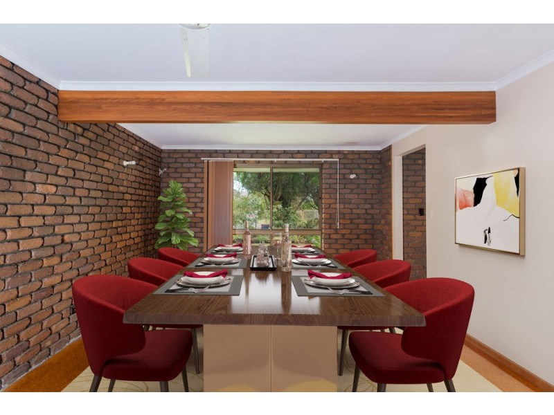 5 Caister Court, Carindale QLD 4152