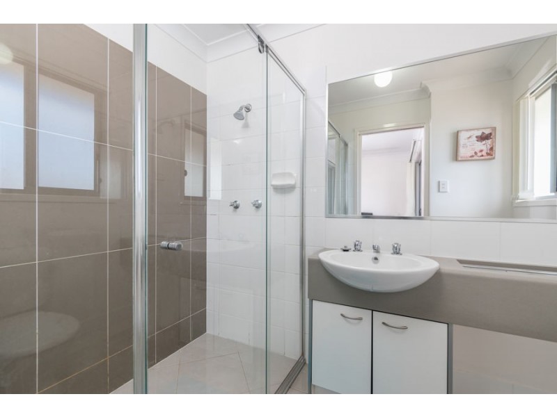 33/1 Mcauley Parade, Pacific Pines QLD 4211