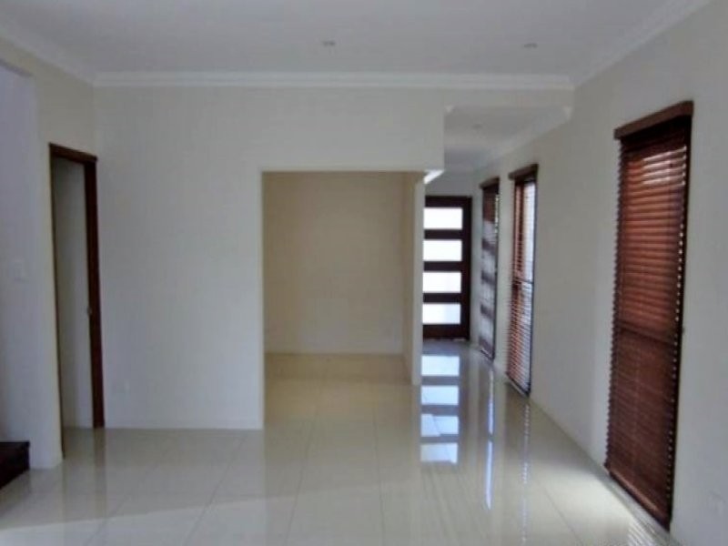 19 Graceville Avenue, Graceville QLD 4075