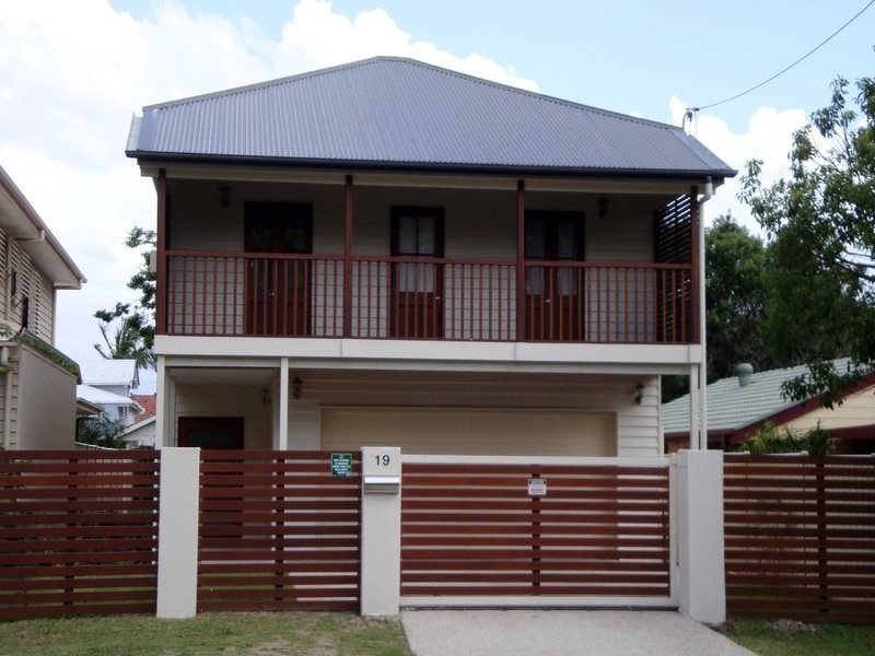 19 Graceville Avenue, Graceville QLD 4075