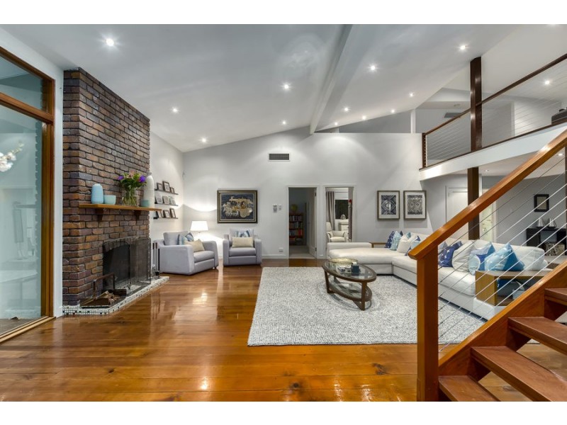 35 Hazelmere Pde, Sherwood QLD 4075