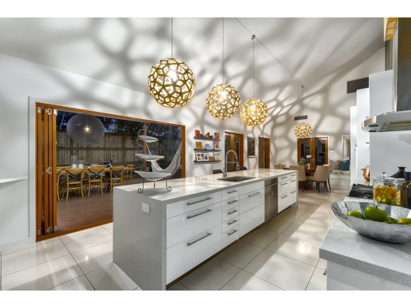 35 Hazelmere Pde, Sherwood QLD 4075