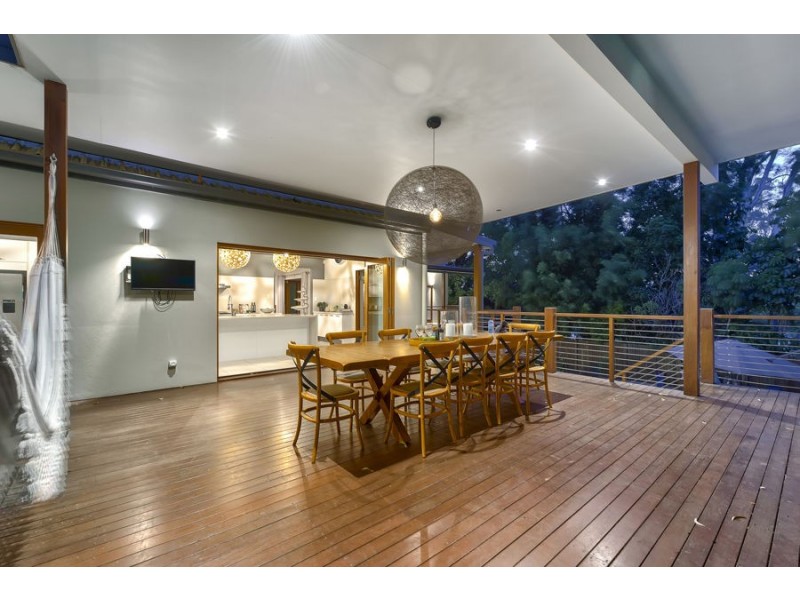35 Hazelmere Pde, Sherwood QLD 4075