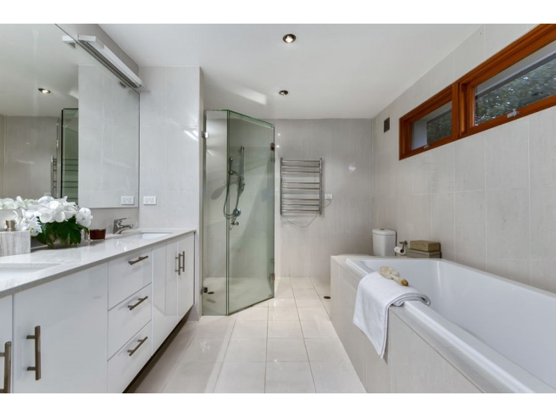 35 Hazelmere Pde, Sherwood QLD 4075