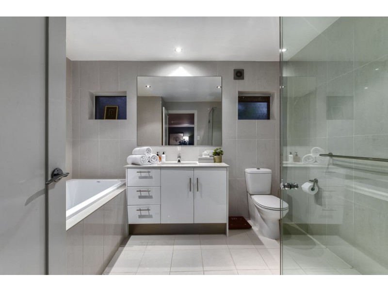 35 Hazelmere Pde, Sherwood QLD 4075