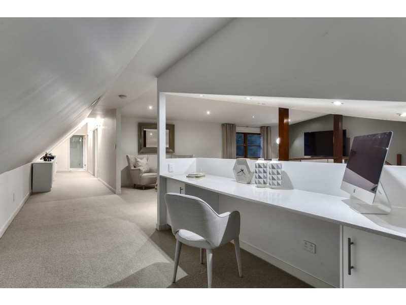 35 Hazelmere Pde, Sherwood QLD 4075
