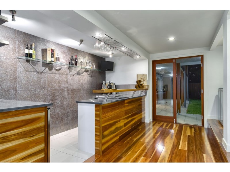35 Hazelmere Pde, Sherwood QLD 4075