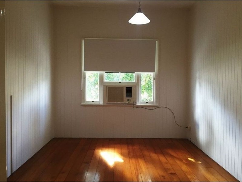 4 Woodend Road, Sadliers Crossing QLD 4305