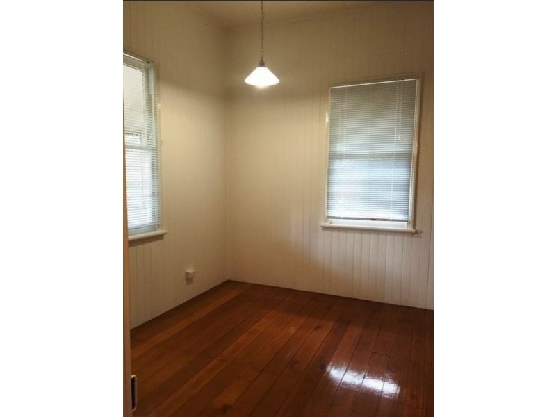 4 Woodend Road, Sadliers Crossing QLD 4305