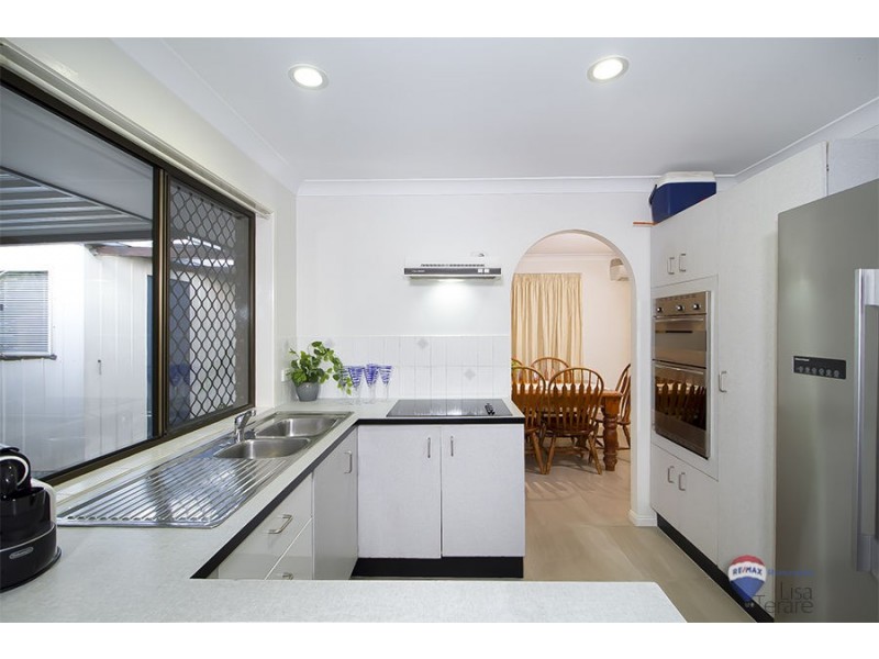2 Skirmish Street, Seventeen Mile Rocks QLD 4073