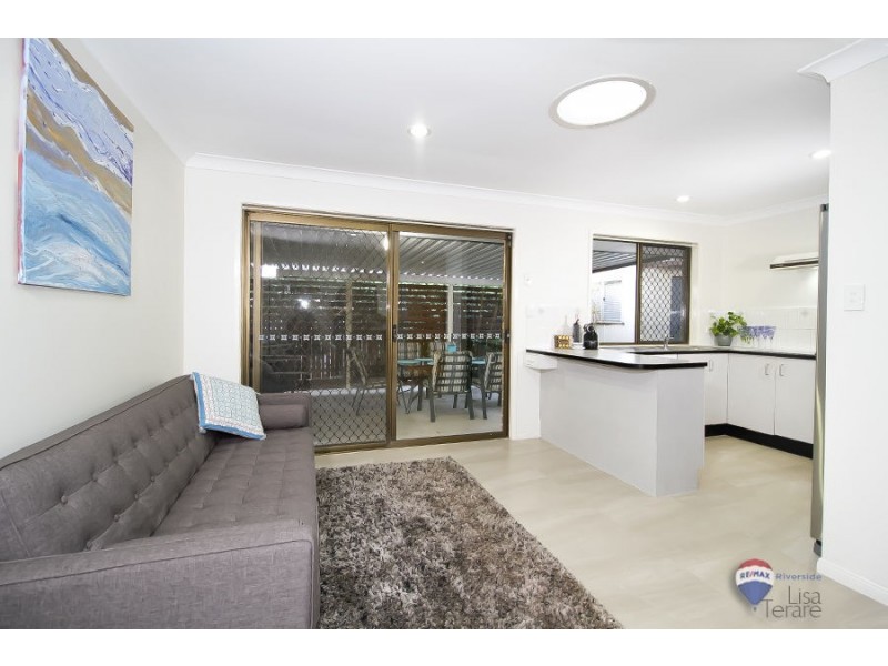 2 Skirmish Street, Seventeen Mile Rocks QLD 4073