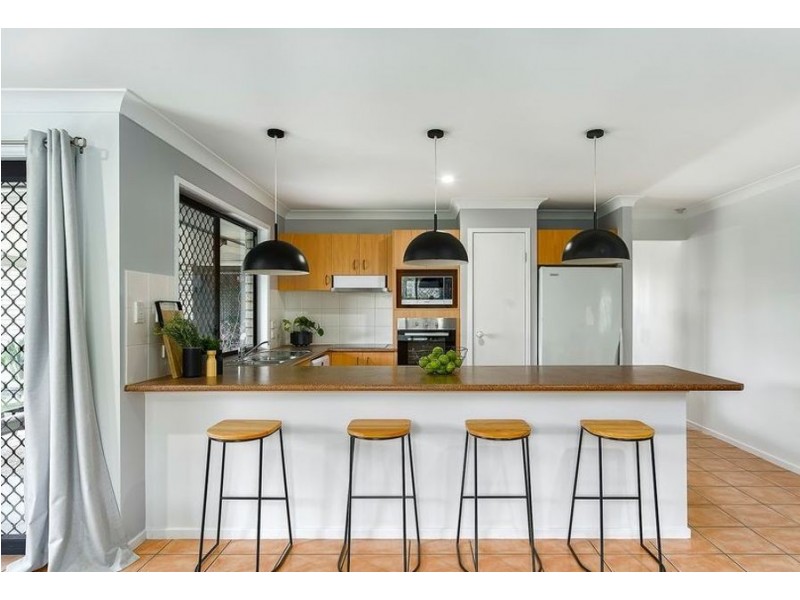 15 Troon Close, Oxley QLD 4075