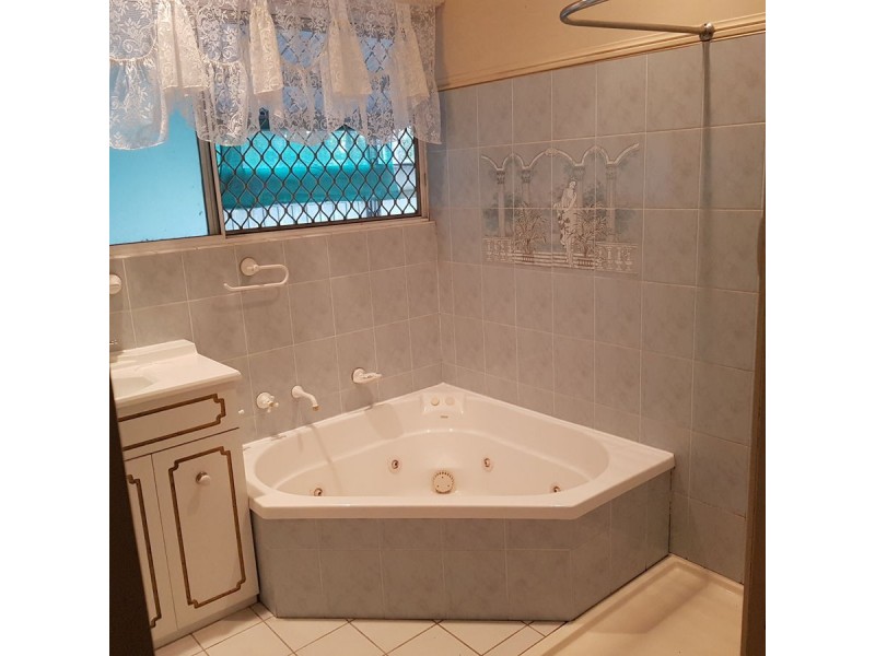 53 Bird Street, Bundamba QLD 4304