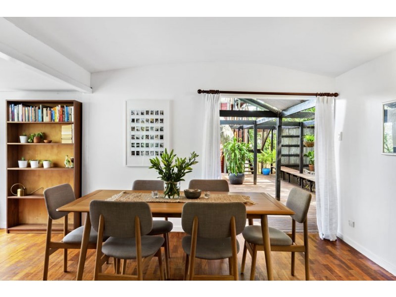 9 Ormond Tce, Indooroopilly QLD 4068