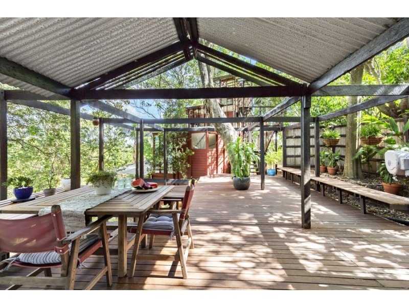 9 Ormond Tce, Indooroopilly QLD 4068