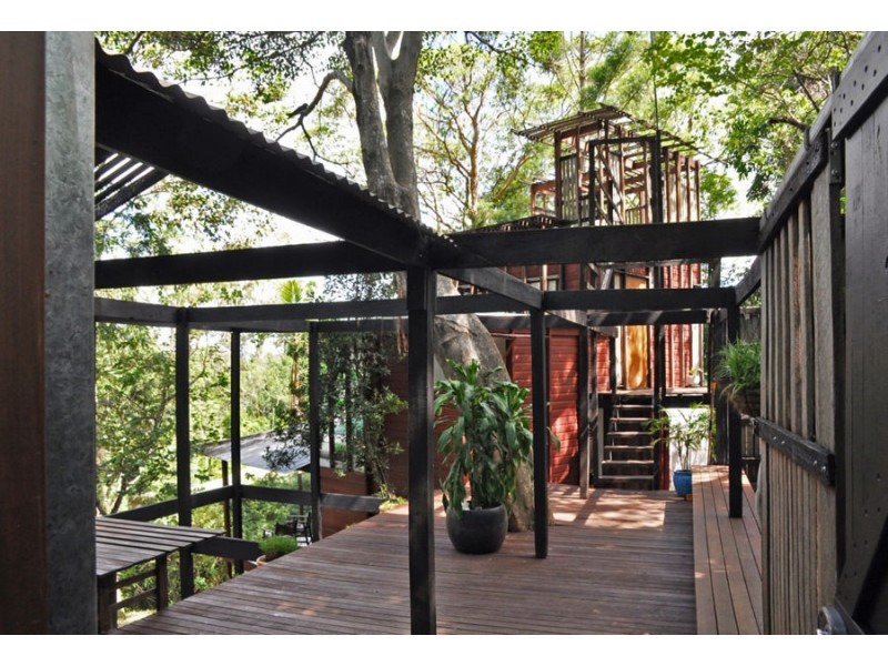 9 Ormond Tce, Indooroopilly QLD 4068