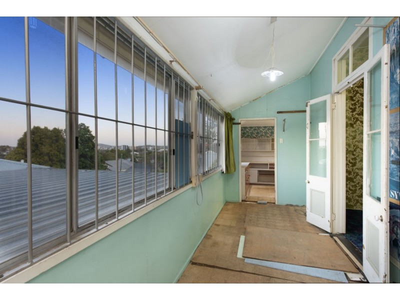 11 Peterson Street, Woolloongabba QLD 4102