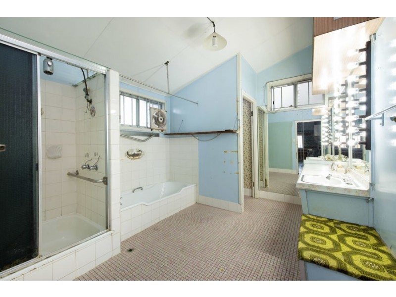 11 Peterson Street, Woolloongabba QLD 4102