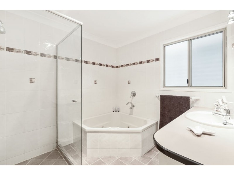 226 Horizon Drive, Westlake QLD 4074