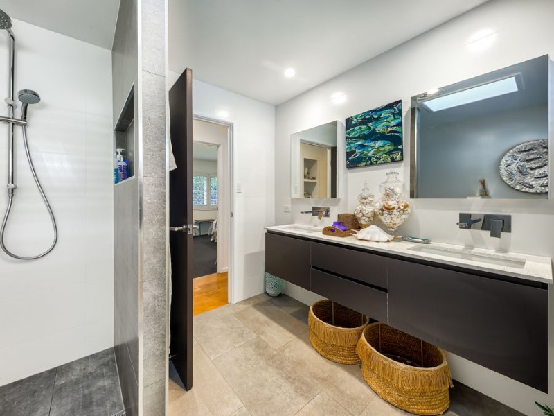 13 Hazelmere Parade, Sherwood QLD 4075