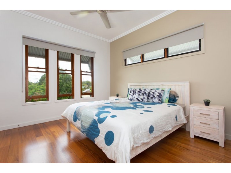 16 Ayr Street, Morningside QLD 4170