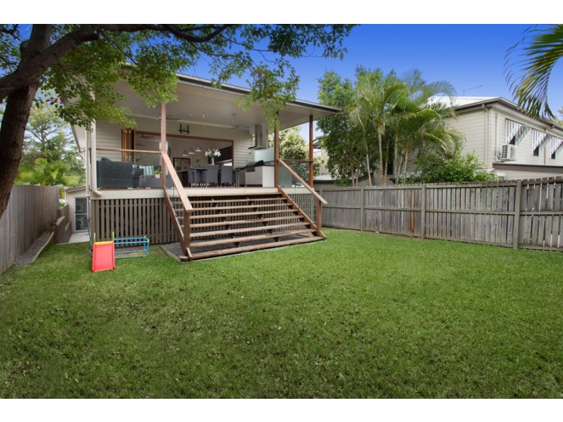 16 Ayr Street, Morningside QLD 4170