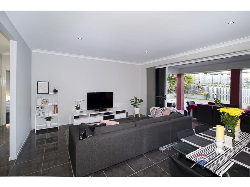 19 Quinn Close, Augustine Heights QLD 4300