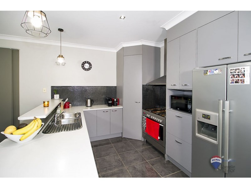 19 Quinn Close, Augustine Heights QLD 4300