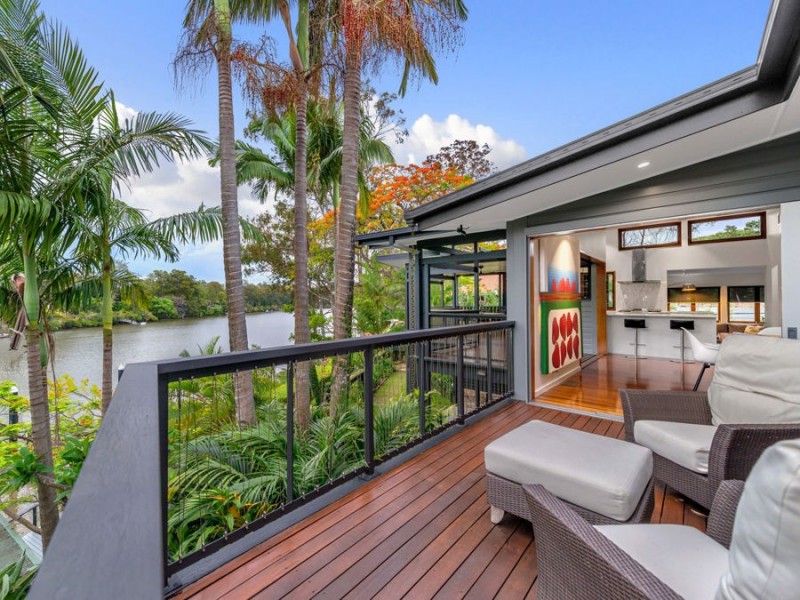 8 Long Street West, Graceville QLD 4075