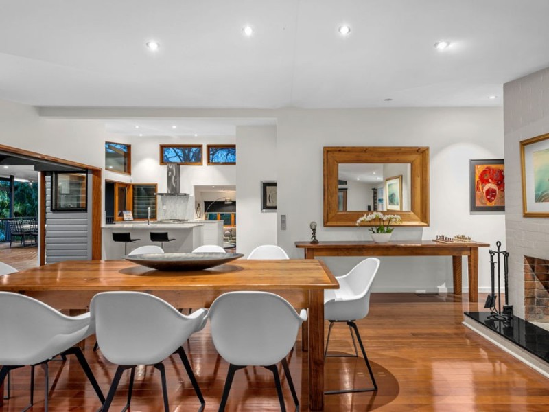 8 Long Street West, Graceville QLD 4075