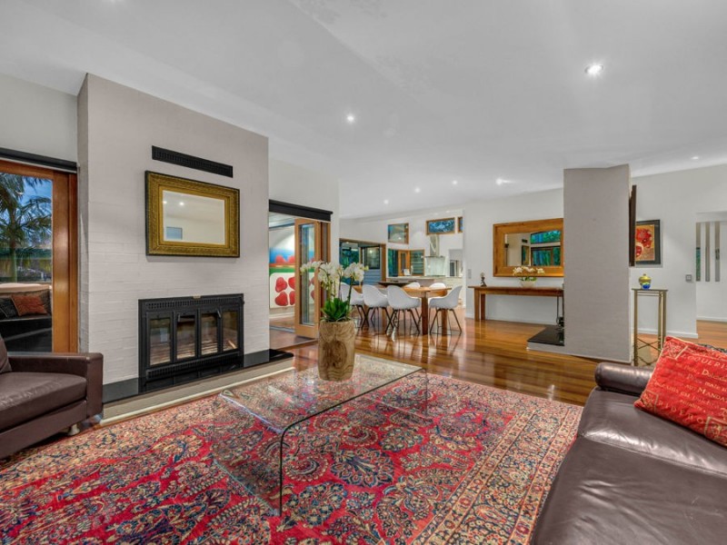 8 Long Street West, Graceville QLD 4075