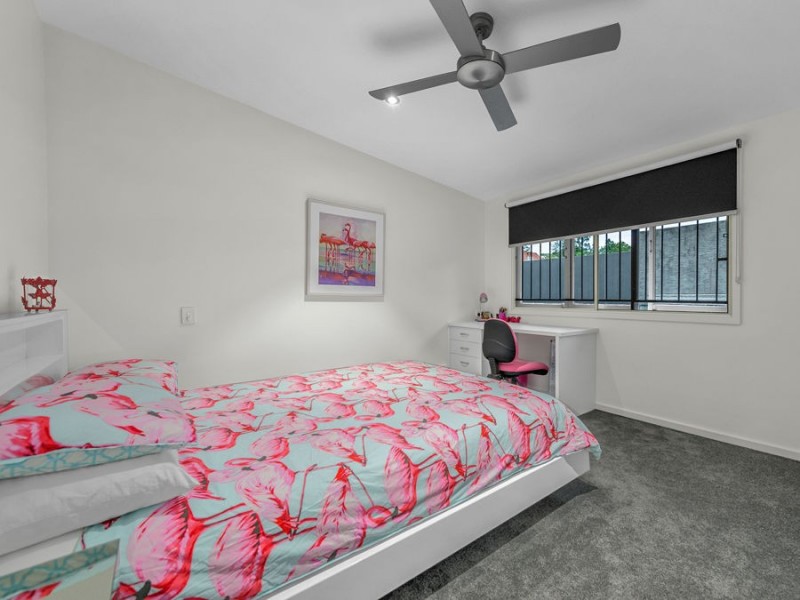 8 Long Street West, Graceville QLD 4075