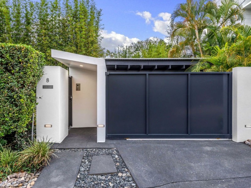 8 Long Street West, Graceville QLD 4075