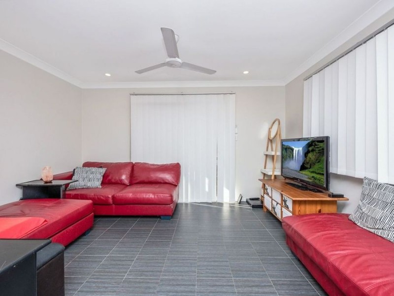 10 Brownie Street, Jamboree Heights QLD 4074