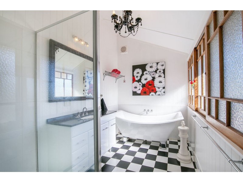 19 Fox Street, Booval QLD 4304