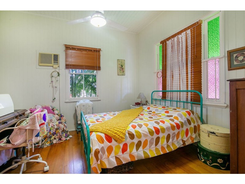 19 Fox Street, Booval QLD 4304