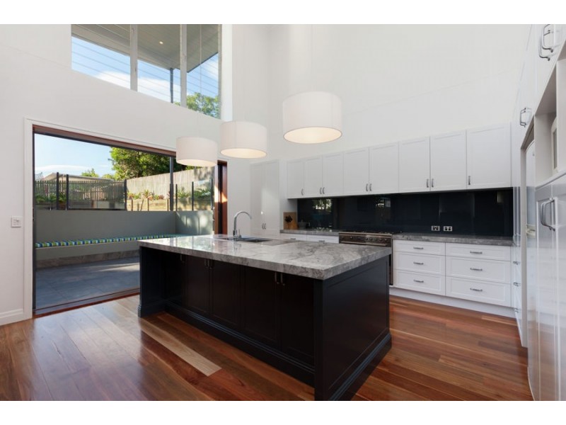 92 Delville Avenue, Moorooka QLD 4105