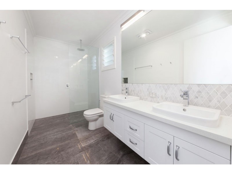 92 Delville Avenue, Moorooka QLD 4105