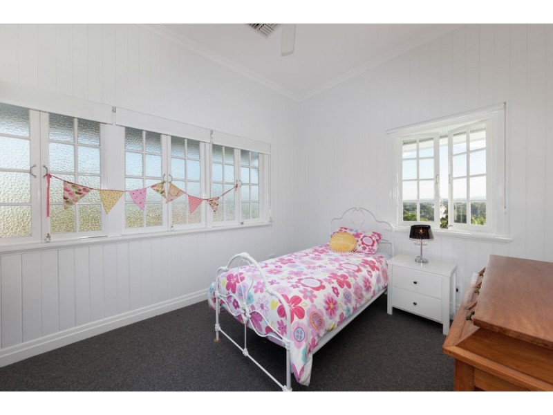 92 Delville Avenue, Moorooka QLD 4105