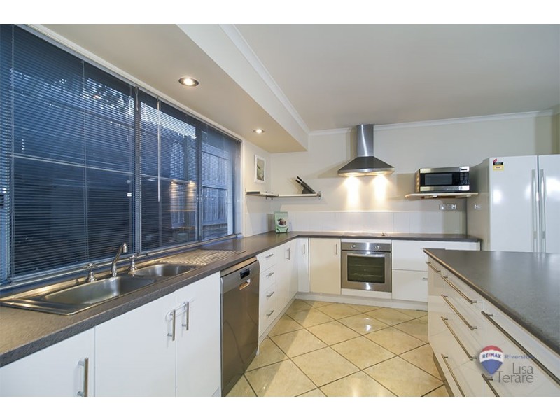 4 Copping Court, Sinnamon Park QLD 4073