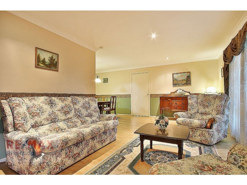 8 Silverash Court, Regents Park QLD 4118