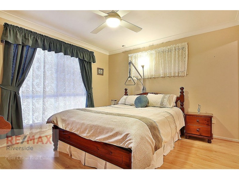 8 Silverash Court, Regents Park QLD 4118