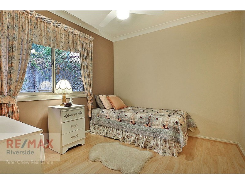 8 Silverash Court, Regents Park QLD 4118