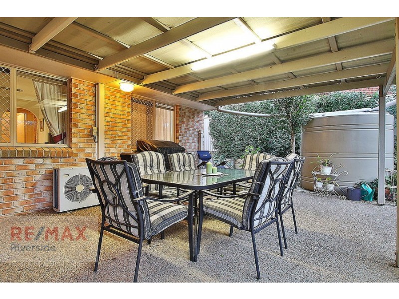 8 Silverash Court, Regents Park QLD 4118