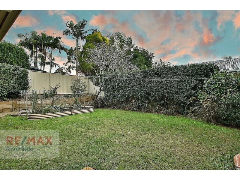 8 Silverash Court, Regents Park QLD 4118