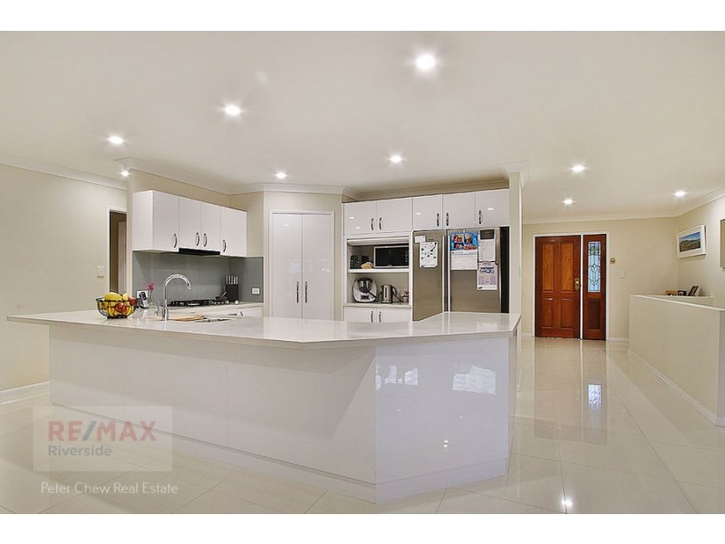 106 Glen Ross Road, Sinnamon Park QLD 4073