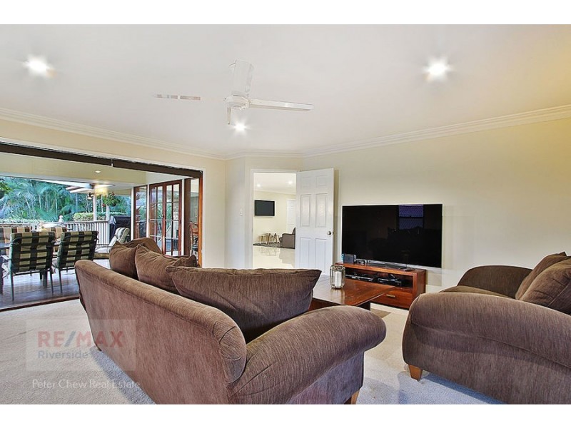 106 Glen Ross Road, Sinnamon Park QLD 4073