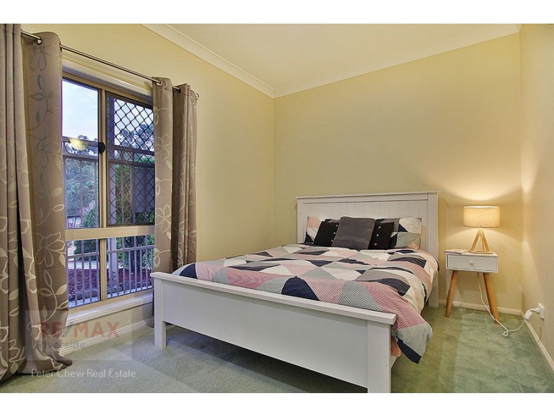 106 Glen Ross Road, Sinnamon Park QLD 4073