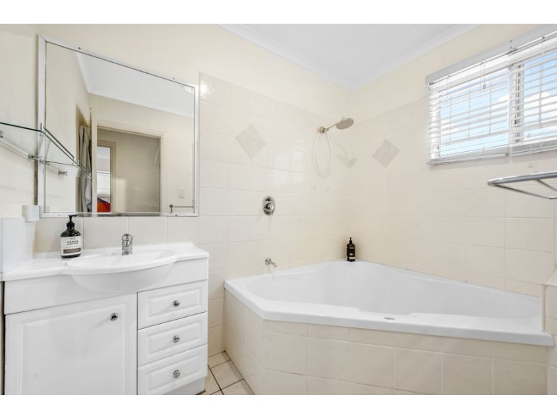 55 Buckland Road, Everton Hills QLD 4053